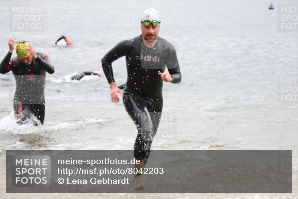 21.06.2025 - 27. Vierlanden-Triathlon Lena Gebhardt http://msf.ph/oto/8042203 15.06.2025 13:19:54 Schwimmen 1267, 1280, 1285, 1293, 1309, 1317 meine-sportfotos.de