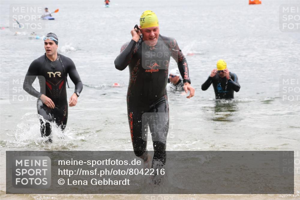 21.06.2025 - 27. Vierlanden-Triathlon Lena Gebhardt http://msf.ph/oto/8042216 15.06.2025 13:19:56 Schwimmen 1249, 1266, 1267, 1280, 1285, 1293, 1309, 1317 meine-sportfotos.de