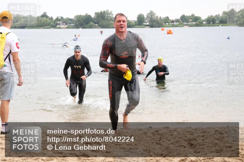 21.06.2025 - 27. Vierlanden-Triathlon Lena Gebhardt http://msf.ph/oto/8042224 15.06.2025 13:19:57 Schwimmen 1249, 1266, 1267, 1280, 1285, 1293, 1309, 1317 meine-sportfotos.de