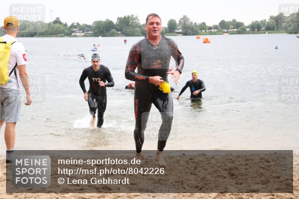 21.06.2025 - 27. Vierlanden-Triathlon Lena Gebhardt http://msf.ph/oto/8042226 15.06.2025 13:19:57 Schwimmen 1249, 1266, 1267, 1280, 1285, 1293, 1309, 1317 meine-sportfotos.de