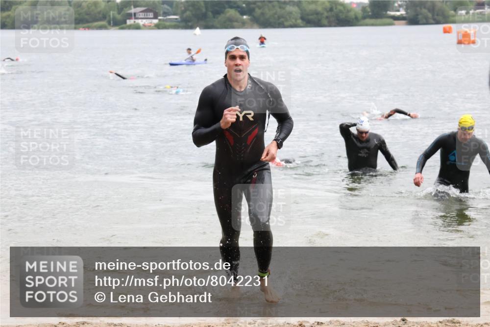 21.06.2025 - 27. Vierlanden-Triathlon Lena Gebhardt http://msf.ph/oto/8042231 15.06.2025 13:19:58 Schwimmen 1249, 1266, 1267, 1280, 1285, 1293, 1309, 1317 meine-sportfotos.de