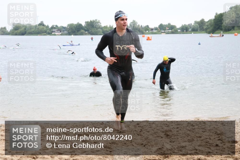21.06.2025 - 27. Vierlanden-Triathlon Lena Gebhardt http://msf.ph/oto/8042240 15.06.2025 13:20:00 Schwimmen 1249, 1266, 1267, 1285, 1293, 1309, 1317 meine-sportfotos.de