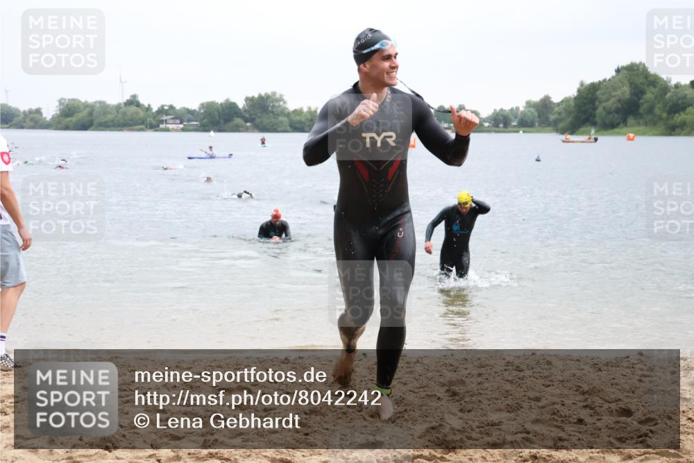 21.06.2025 - 27. Vierlanden-Triathlon Lena Gebhardt http://msf.ph/oto/8042242 15.06.2025 13:20:00 Schwimmen 1249, 1266, 1267, 1285, 1293, 1309, 1317 meine-sportfotos.de