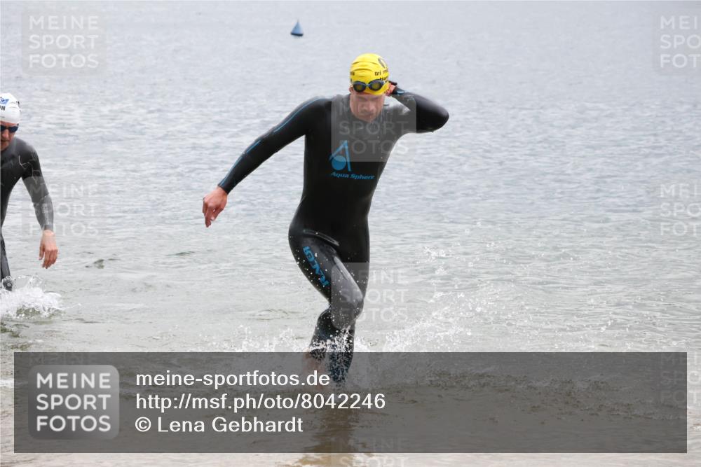 21.06.2025 - 27. Vierlanden-Triathlon Lena Gebhardt http://msf.ph/oto/8042246 15.06.2025 13:20:03 Schwimmen 1249, 1253, 1266, 1267, 1285, 1317 meine-sportfotos.de