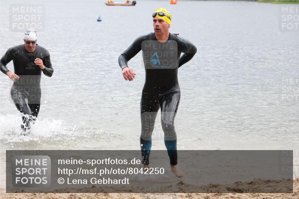 21.06.2025 - 27. Vierlanden-Triathlon Lena Gebhardt http://msf.ph/oto/8042250 15.06.2025 13:20:04 Schwimmen 1249, 1253, 1266, 1267, 1285, 1317 meine-sportfotos.de