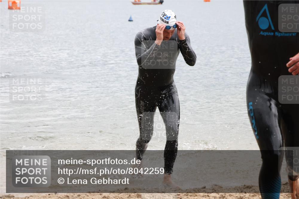 21.06.2025 - 27. Vierlanden-Triathlon Lena Gebhardt http://msf.ph/oto/8042259 15.06.2025 13:20:06 Schwimmen 1249, 1253, 1266, 1267, 1317 meine-sportfotos.de