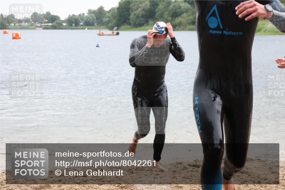 21.06.2025 - 27. Vierlanden-Triathlon Lena Gebhardt http://msf.ph/oto/8042261 15.06.2025 13:20:06 Schwimmen 1249, 1253, 1266, 1267, 1317 meine-sportfotos.de
