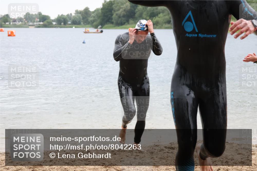 21.06.2025 - 27. Vierlanden-Triathlon Lena Gebhardt http://msf.ph/oto/8042263 15.06.2025 13:20:06 Schwimmen 1249, 1253, 1266, 1267, 1317 meine-sportfotos.de