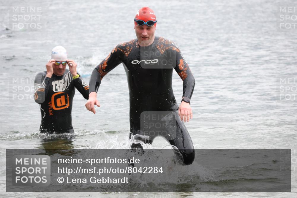 21.06.2025 - 27. Vierlanden-Triathlon Lena Gebhardt http://msf.ph/oto/8042284 15.06.2025 13:20:16 Schwimmen 1249, 1253, 1266, 1277, 1304 meine-sportfotos.de