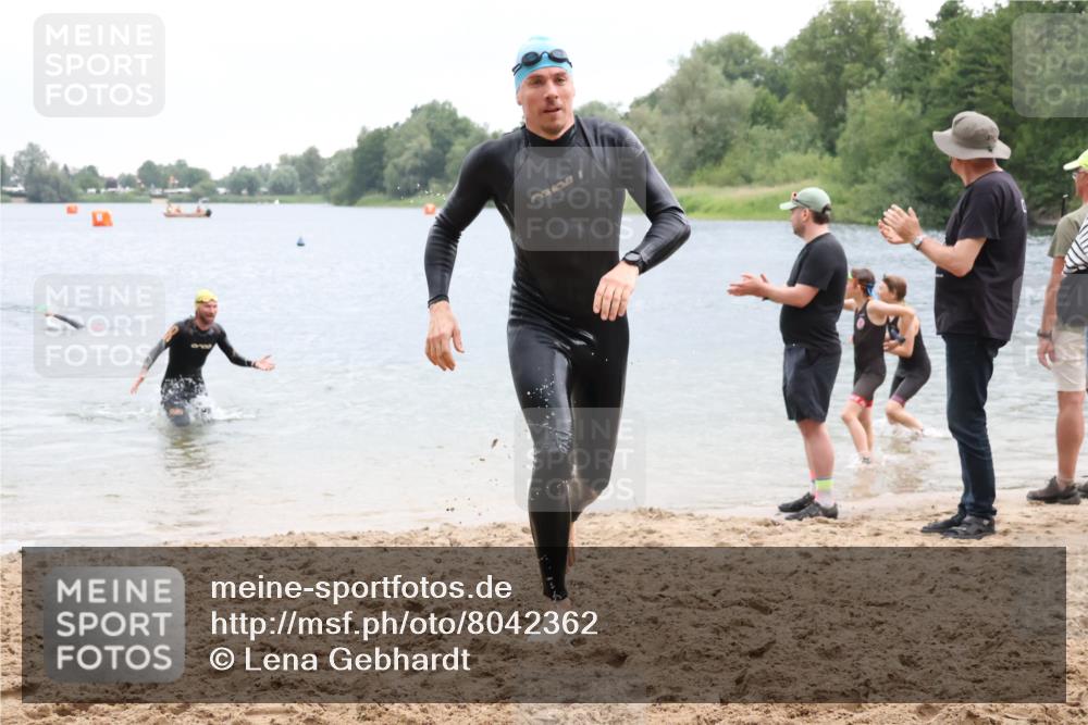 21.06.2025 - 27. Vierlanden-Triathlon Lena Gebhardt http://msf.ph/oto/8042362 15.06.2025 13:20:34 Schwimmen 1247, 1315 meine-sportfotos.de