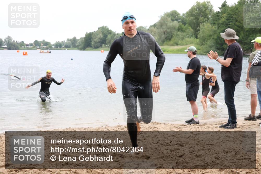 21.06.2025 - 27. Vierlanden-Triathlon Lena Gebhardt http://msf.ph/oto/8042364 15.06.2025 13:20:34 Schwimmen 1247, 1315 meine-sportfotos.de