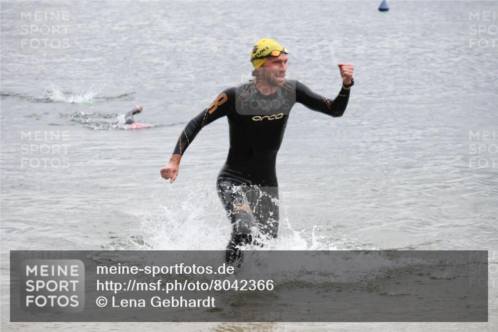 21.06.2025 - 27. Vierlanden-Triathlon Lena Gebhardt http://msf.ph/oto/8042366 15.06.2025 13:20:35 Schwimmen 1247, 1315 meine-sportfotos.de