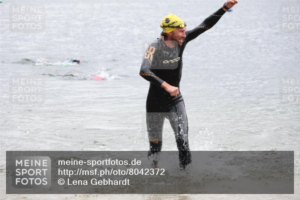 21.06.2025 - 27. Vierlanden-Triathlon Lena Gebhardt http://msf.ph/oto/8042372 15.06.2025 13:20:35 Schwimmen 1247, 1315 meine-sportfotos.de