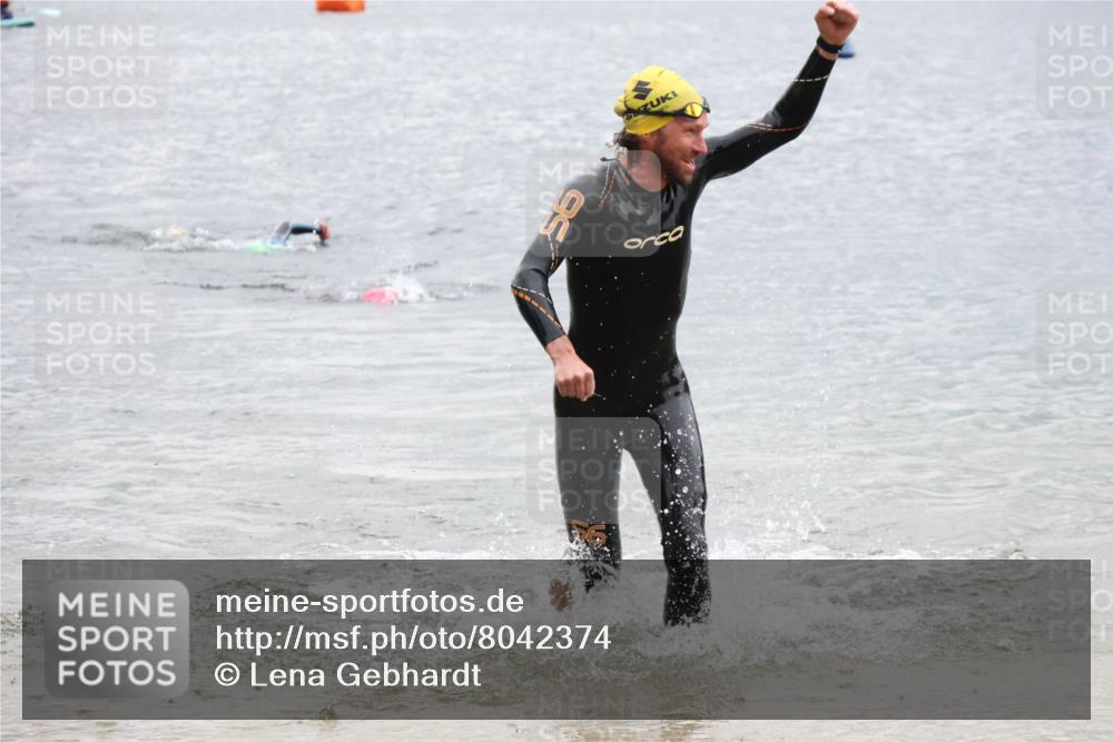 21.06.2025 - 27. Vierlanden-Triathlon Lena Gebhardt http://msf.ph/oto/8042374 15.06.2025 13:20:35 Schwimmen 1247, 1315 meine-sportfotos.de
