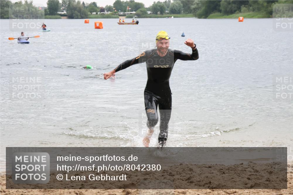 21.06.2025 - 27. Vierlanden-Triathlon Lena Gebhardt http://msf.ph/oto/8042380 15.06.2025 13:20:36 Schwimmen 1247, 1315 meine-sportfotos.de