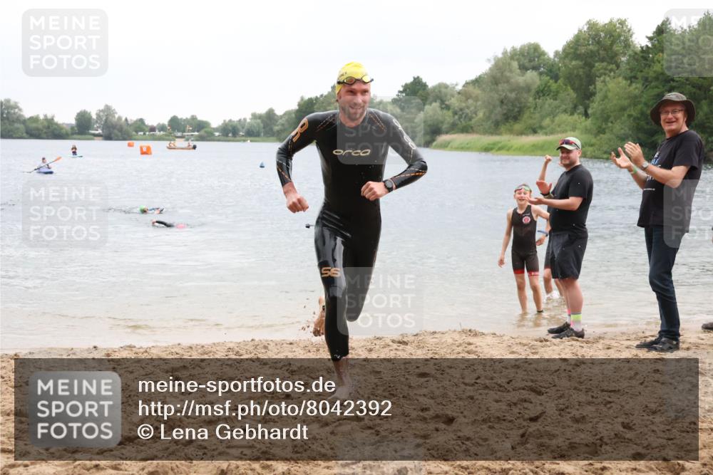 21.06.2025 - 27. Vierlanden-Triathlon Lena Gebhardt http://msf.ph/oto/8042392 15.06.2025 13:20:37 Schwimmen 1247, 1315 meine-sportfotos.de