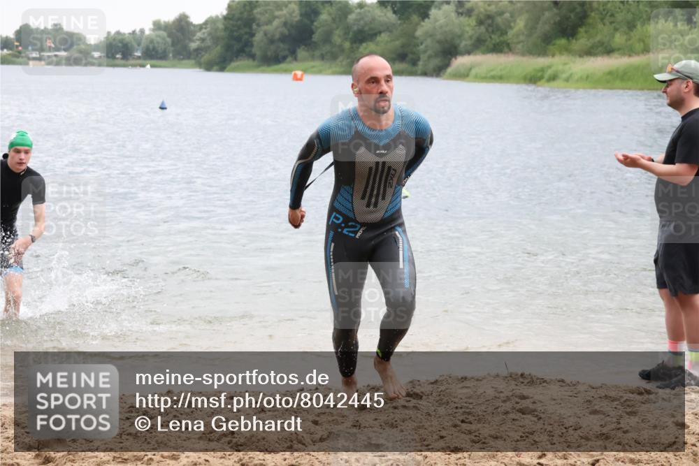 21.06.2025 - 27. Vierlanden-Triathlon Lena Gebhardt http://msf.ph/oto/8042445 15.06.2025 13:20:56 Schwimmen 1238, 1265, 1272, 1273, 1281, 1300, 1303, 1308 meine-sportfotos.de