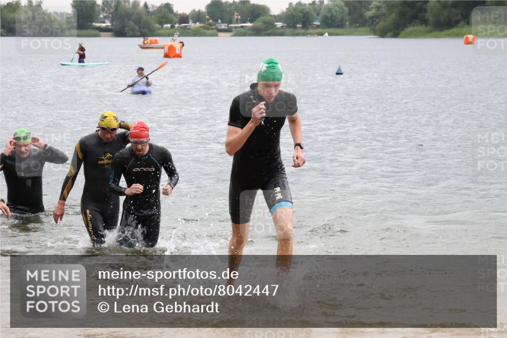21.06.2025 - 27. Vierlanden-Triathlon Lena Gebhardt http://msf.ph/oto/8042447 15.06.2025 13:20:57 Schwimmen 1238, 1265, 1272, 1273, 1281, 1300, 1303, 1308 meine-sportfotos.de