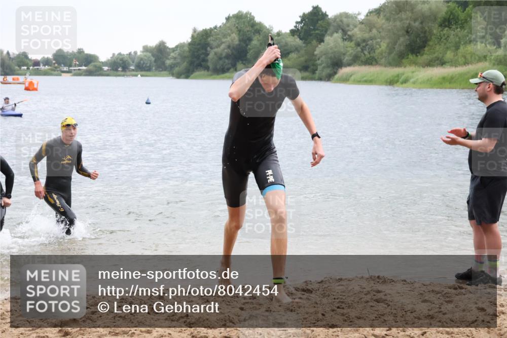 21.06.2025 - 27. Vierlanden-Triathlon Lena Gebhardt http://msf.ph/oto/8042454 15.06.2025 13:20:58 Schwimmen 1238, 1265, 1272, 1273, 1281, 1300, 1303, 1308 meine-sportfotos.de