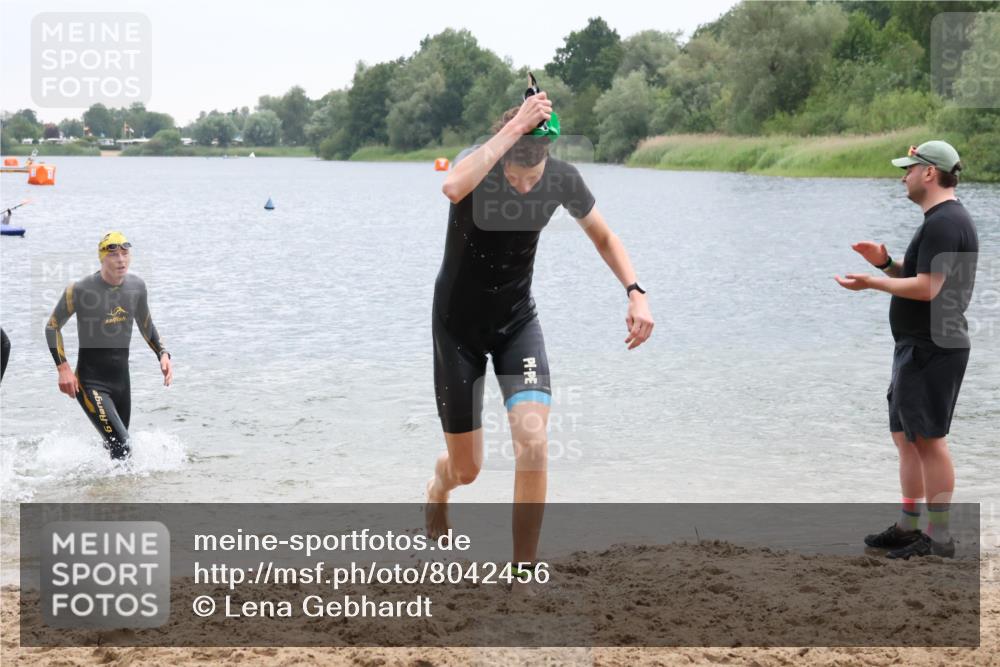 21.06.2025 - 27. Vierlanden-Triathlon Lena Gebhardt http://msf.ph/oto/8042456 15.06.2025 13:20:58 Schwimmen 1238, 1265, 1272, 1273, 1281, 1300, 1303, 1308 meine-sportfotos.de