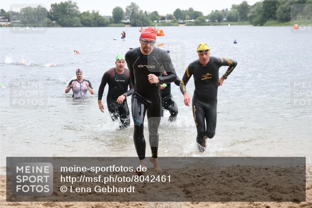 21.06.2025 - 27. Vierlanden-Triathlon Lena Gebhardt http://msf.ph/oto/8042461 15.06.2025 13:21:00 Schwimmen 1238, 1265, 1272, 1273, 1300, 1303, 1308 meine-sportfotos.de