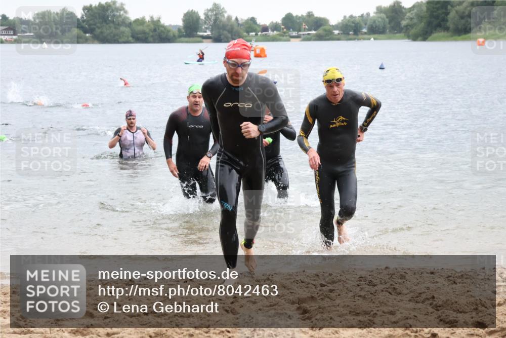 21.06.2025 - 27. Vierlanden-Triathlon Lena Gebhardt http://msf.ph/oto/8042463 15.06.2025 13:21:00 Schwimmen 1238, 1265, 1272, 1273, 1300, 1303, 1308 meine-sportfotos.de