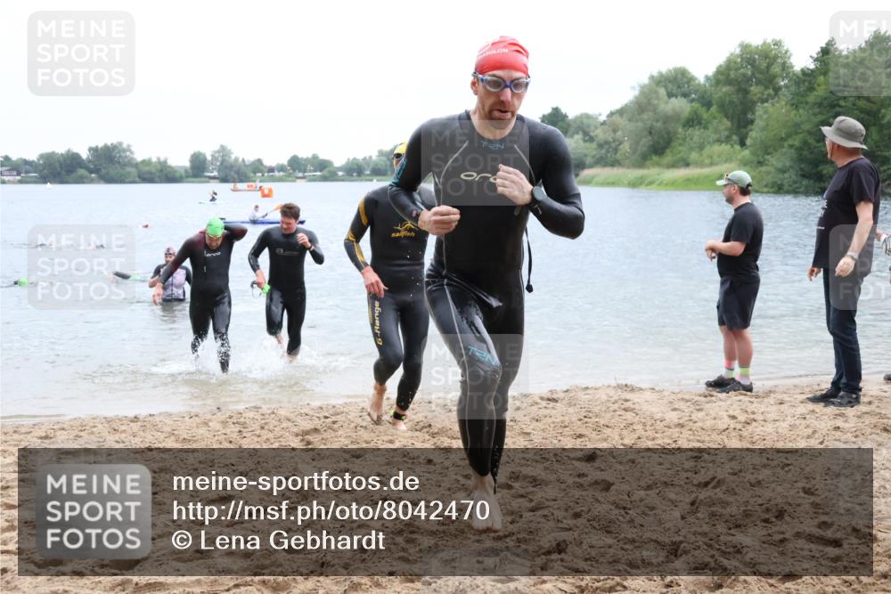 21.06.2025 - 27. Vierlanden-Triathlon Lena Gebhardt http://msf.ph/oto/8042470 15.06.2025 13:21:02 Schwimmen 1238, 1265, 1272, 1273, 1299, 1300, 1303, 1308 meine-sportfotos.de