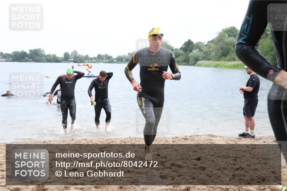 21.06.2025 - 27. Vierlanden-Triathlon Lena Gebhardt http://msf.ph/oto/8042472 15.06.2025 13:21:03 Schwimmen 1238, 1265, 1272, 1273, 1299, 1300, 1303, 1308 meine-sportfotos.de