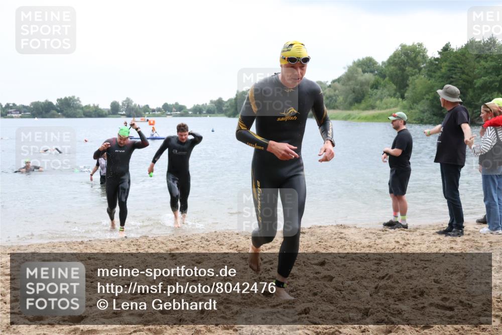 21.06.2025 - 27. Vierlanden-Triathlon Lena Gebhardt http://msf.ph/oto/8042476 15.06.2025 13:21:03 Schwimmen 1238, 1265, 1272, 1273, 1299, 1300, 1303, 1308 meine-sportfotos.de