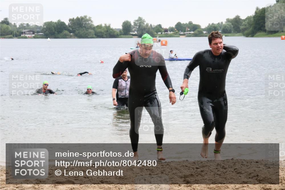 21.06.2025 - 27. Vierlanden-Triathlon Lena Gebhardt http://msf.ph/oto/8042480 15.06.2025 13:21:04 Schwimmen 1238, 1265, 1272, 1273, 1299, 1303, 1308 meine-sportfotos.de