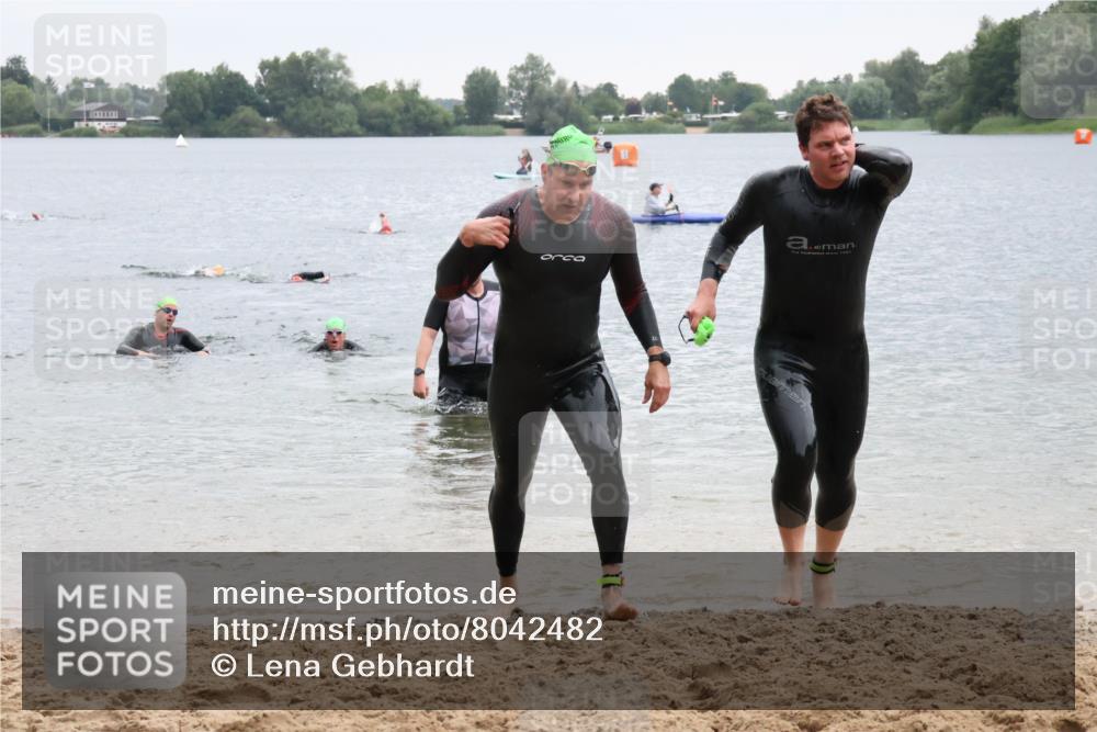 21.06.2025 - 27. Vierlanden-Triathlon Lena Gebhardt http://msf.ph/oto/8042482 15.06.2025 13:21:04 Schwimmen 1238, 1265, 1272, 1273, 1299, 1303, 1308 meine-sportfotos.de
