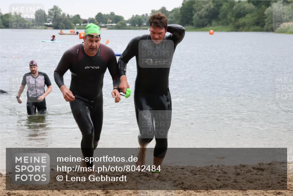 21.06.2025 - 27. Vierlanden-Triathlon Lena Gebhardt http://msf.ph/oto/8042484 15.06.2025 13:21:05 Schwimmen 1238, 1265, 1272, 1273, 1299, 1303, 1308 meine-sportfotos.de
