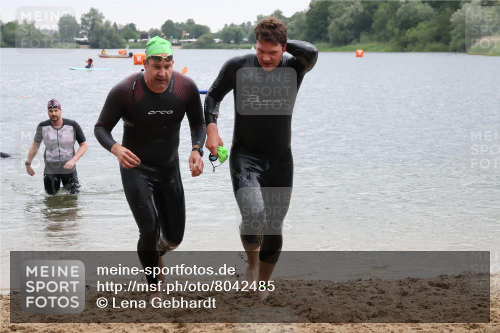 21.06.2025 - 27. Vierlanden-Triathlon Lena Gebhardt http://msf.ph/oto/8042485 15.06.2025 13:21:05 Schwimmen 1238, 1265, 1272, 1273, 1299, 1303, 1308 meine-sportfotos.de