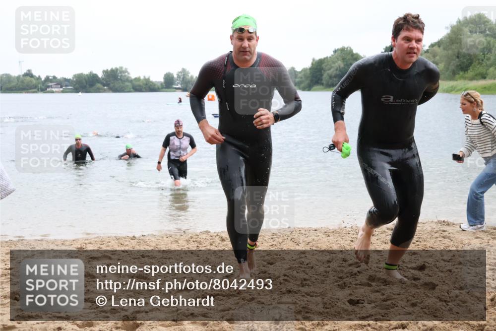 21.06.2025 - 27. Vierlanden-Triathlon Lena Gebhardt http://msf.ph/oto/8042493 15.06.2025 13:21:06 Schwimmen 1265, 1272, 1273, 1299, 1303, 1308 meine-sportfotos.de