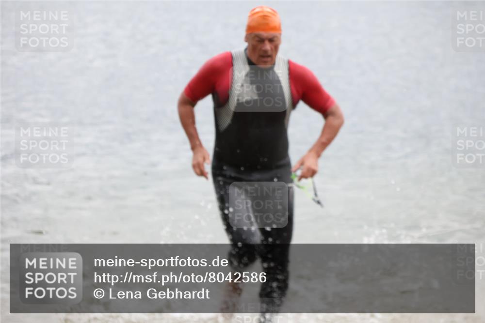 21.06.2025 - 27. Vierlanden-Triathlon Lena Gebhardt http://msf.ph/oto/8042586 15.06.2025 13:21:46 Schwimmen 1244, 1252, 1255, 1298, 1313 meine-sportfotos.de