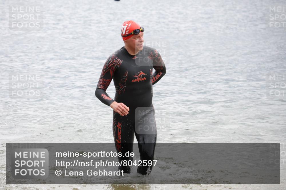 21.06.2025 - 27. Vierlanden-Triathlon Lena Gebhardt http://msf.ph/oto/8042597 15.06.2025 13:21:48 Schwimmen 1244, 1252, 1255, 1270, 1291, 1298, 1313 meine-sportfotos.de