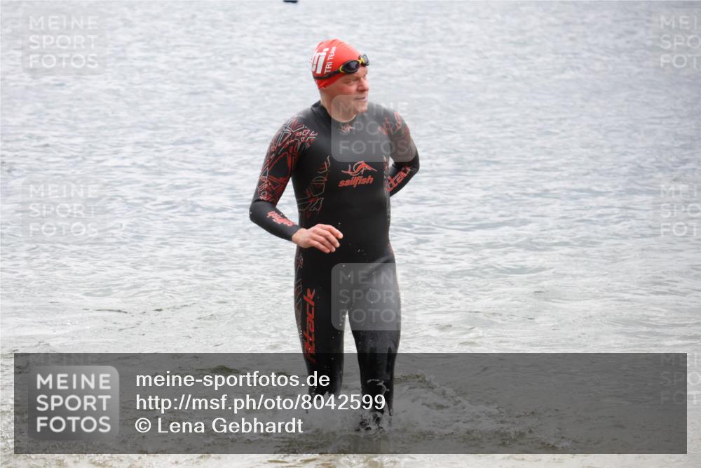 21.06.2025 - 27. Vierlanden-Triathlon Lena Gebhardt http://msf.ph/oto/8042599 15.06.2025 13:21:48 Schwimmen 1244, 1252, 1255, 1270, 1291, 1298, 1313 meine-sportfotos.de