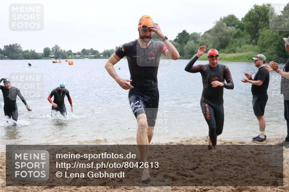 21.06.2025 - 27. Vierlanden-Triathlon Lena Gebhardt http://msf.ph/oto/8042613 15.06.2025 13:21:52 Schwimmen 1244, 1252, 1255, 1270, 1271, 1276, 1291, 1298, 1313 meine-sportfotos.de