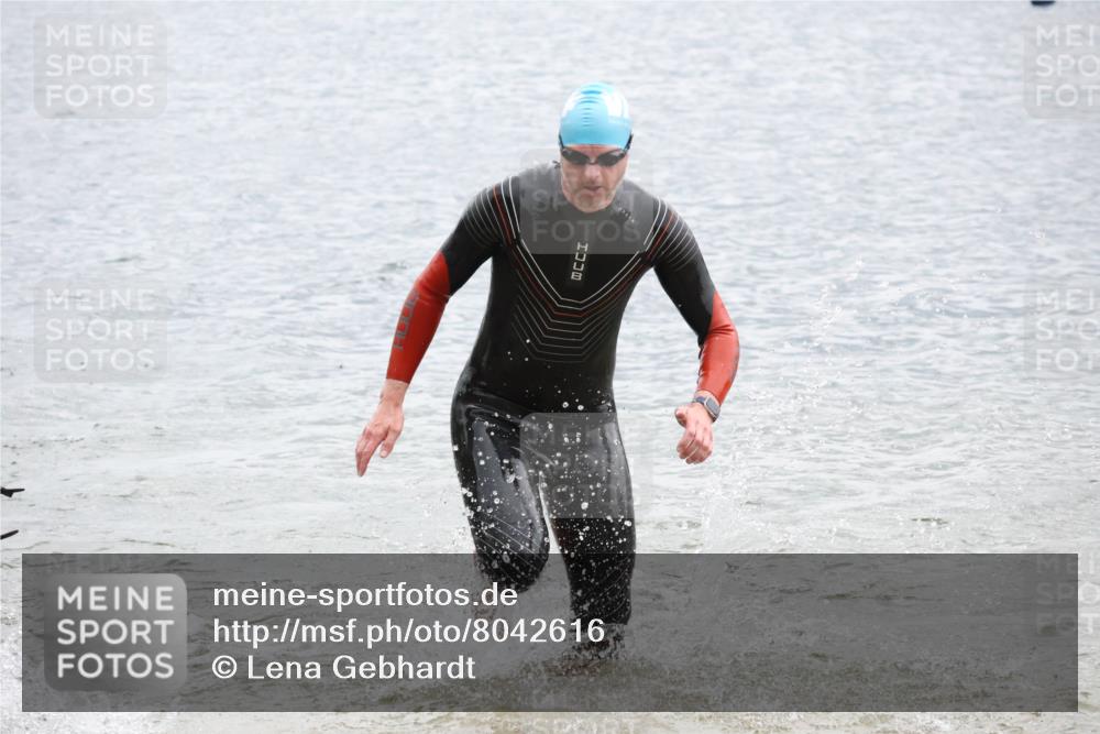 21.06.2025 - 27. Vierlanden-Triathlon Lena Gebhardt http://msf.ph/oto/8042616 15.06.2025 13:21:53 Schwimmen 1244, 1252, 1255, 1258, 1270, 1271, 1276, 1291, 1294, 1298, 1313 meine-sportfotos.de