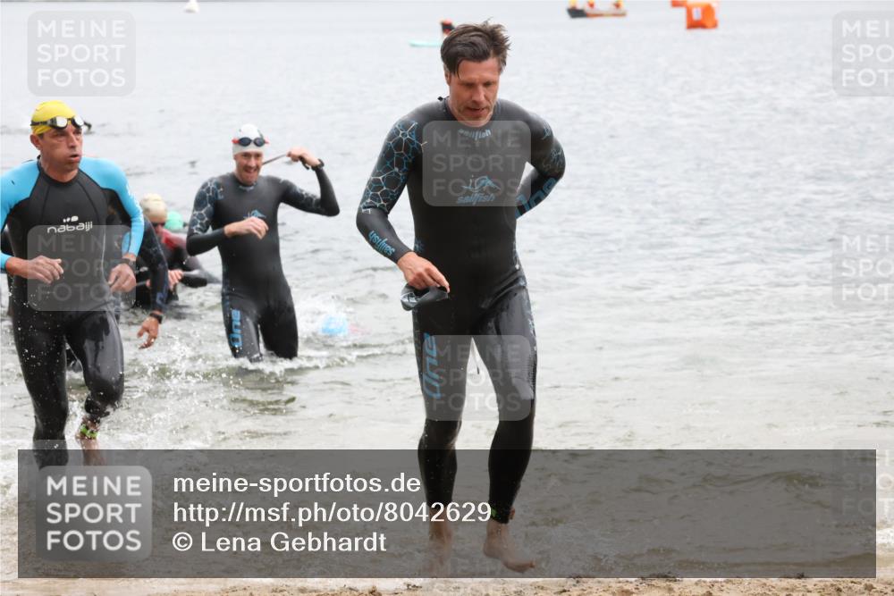 21.06.2025 - 27. Vierlanden-Triathlon Lena Gebhardt http://msf.ph/oto/8042629 15.06.2025 13:21:55 Schwimmen 1231, 1236, 1244, 1252, 1255, 1258, 1270, 1271, 1276, 1291, 1294, 1298, 1313 meine-sportfotos.de