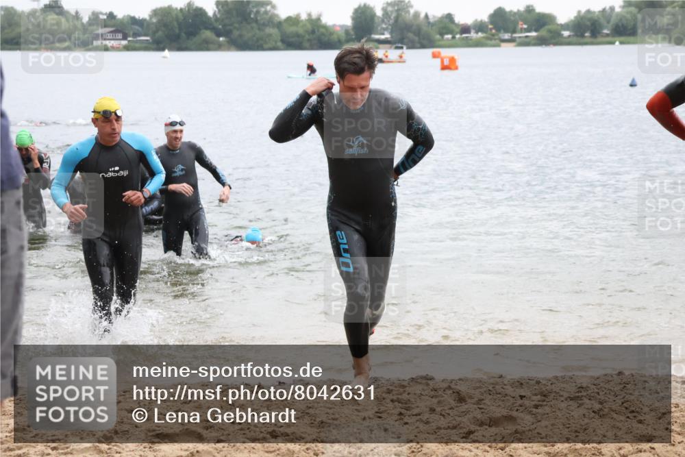 21.06.2025 - 27. Vierlanden-Triathlon Lena Gebhardt http://msf.ph/oto/8042631 15.06.2025 13:21:55 Schwimmen 1231, 1236, 1244, 1252, 1255, 1258, 1270, 1271, 1276, 1291, 1294, 1298, 1313 meine-sportfotos.de