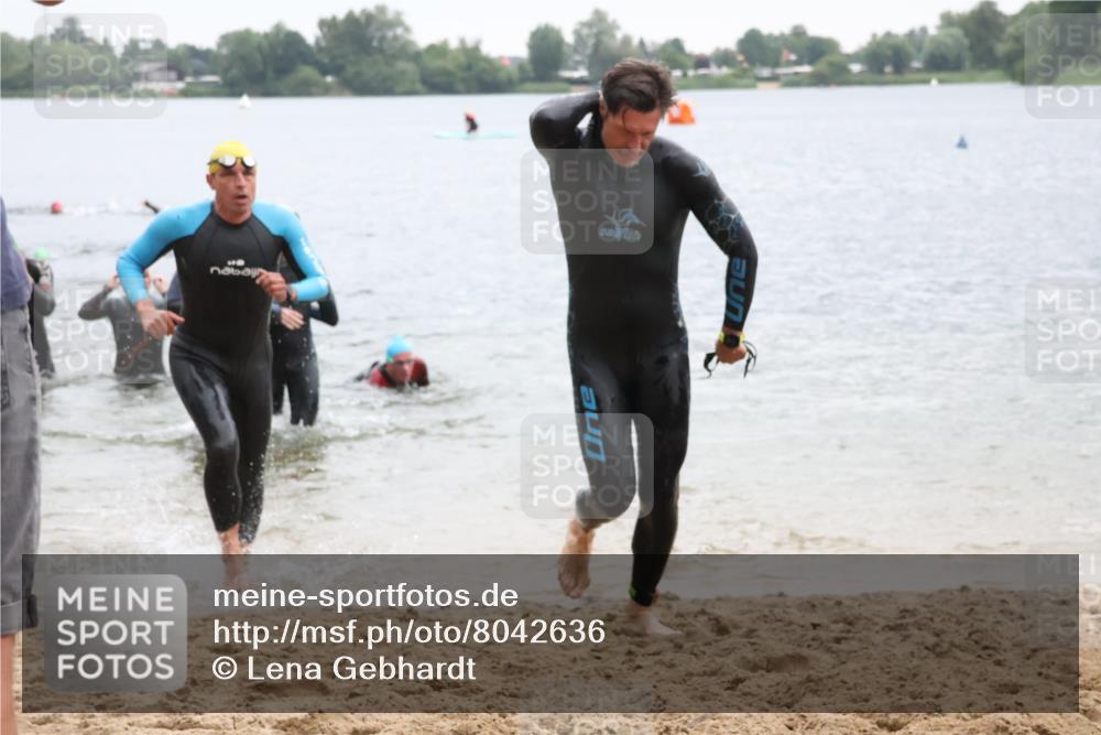 21.06.2025 - 27. Vierlanden-Triathlon Lena Gebhardt http://msf.ph/oto/8042636 15.06.2025 13:21:56 Schwimmen 1231, 1236, 1244, 1251, 1252, 1255, 1258, 1263, 1270, 1271, 1276, 1291, 1294, 1313 meine-sportfotos.de