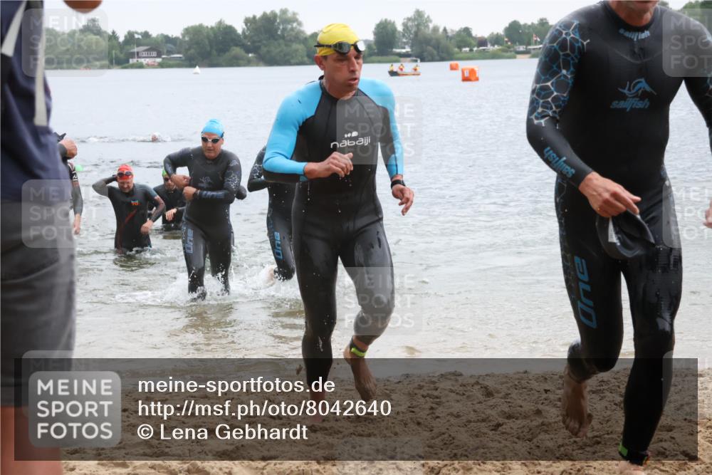 21.06.2025 - 27. Vierlanden-Triathlon Lena Gebhardt http://msf.ph/oto/8042640 15.06.2025 13:21:57 Schwimmen 1231, 1236, 1244, 1251, 1252, 1255, 1258, 1263, 1270, 1271, 1276, 1291, 1294, 1313 meine-sportfotos.de
