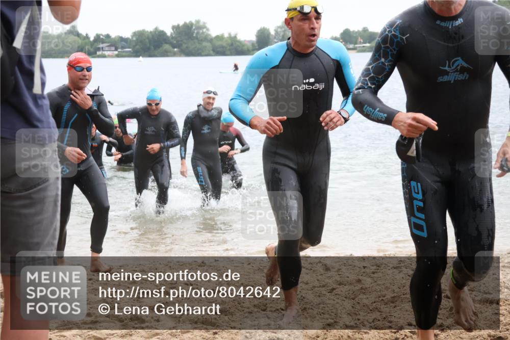 21.06.2025 - 27. Vierlanden-Triathlon Lena Gebhardt http://msf.ph/oto/8042642 15.06.2025 13:21:58 Schwimmen 1231, 1236, 1244, 1251, 1252, 1255, 1258, 1263, 1270, 1271, 1276, 1291, 1294, 1313 meine-sportfotos.de