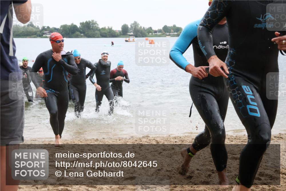21.06.2025 - 27. Vierlanden-Triathlon Lena Gebhardt http://msf.ph/oto/8042645 15.06.2025 13:21:58 Schwimmen 1231, 1236, 1244, 1251, 1252, 1255, 1258, 1263, 1270, 1271, 1276, 1291, 1294, 1313 meine-sportfotos.de