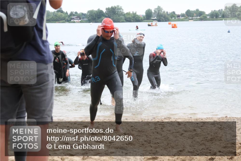 21.06.2025 - 27. Vierlanden-Triathlon Lena Gebhardt http://msf.ph/oto/8042650 15.06.2025 13:21:59 Schwimmen 1231, 1236, 1244, 1251, 1255, 1258, 1263, 1270, 1271, 1276, 1291, 1294, 1313 meine-sportfotos.de