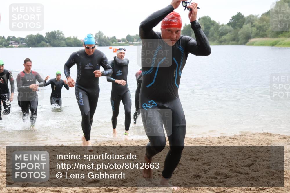 21.06.2025 - 27. Vierlanden-Triathlon Lena Gebhardt http://msf.ph/oto/8042663 15.06.2025 13:22:00 Schwimmen 1231, 1236, 1244, 1251, 1255, 1258, 1263, 1270, 1271, 1276, 1291, 1294, 1313 meine-sportfotos.de