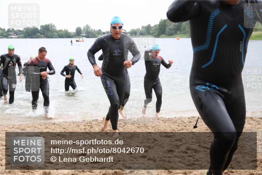 21.06.2025 - 27. Vierlanden-Triathlon Lena Gebhardt http://msf.ph/oto/8042670 15.06.2025 13:22:01 Schwimmen 1231, 1236, 1244, 1251, 1255, 1258, 1263, 1270, 1271, 1276, 1291, 1294, 1313 meine-sportfotos.de