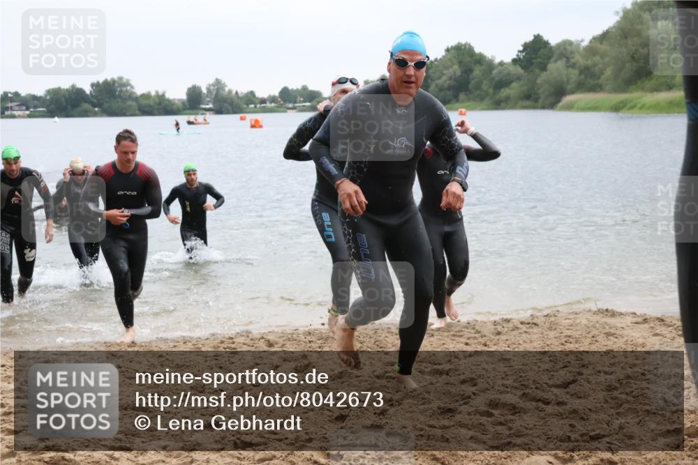 21.06.2025 - 27. Vierlanden-Triathlon Lena Gebhardt http://msf.ph/oto/8042673 15.06.2025 13:22:02 Schwimmen 1231, 1236, 1251, 1255, 1258, 1263, 1270, 1271, 1276, 1291, 1294, 1313 meine-sportfotos.de