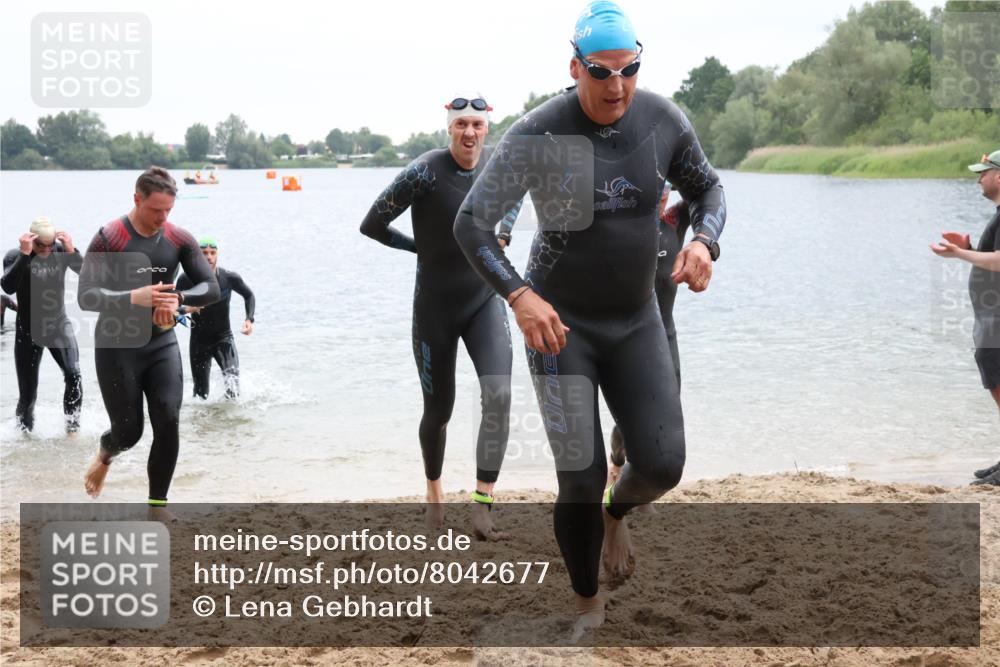 21.06.2025 - 27. Vierlanden-Triathlon Lena Gebhardt http://msf.ph/oto/8042677 15.06.2025 13:22:02 Schwimmen 1231, 1236, 1251, 1255, 1258, 1263, 1270, 1271, 1276, 1291, 1294, 1313 meine-sportfotos.de